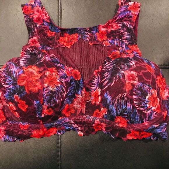 Colorful Victoria’s Secret lace bra top - Picture 2 of 4